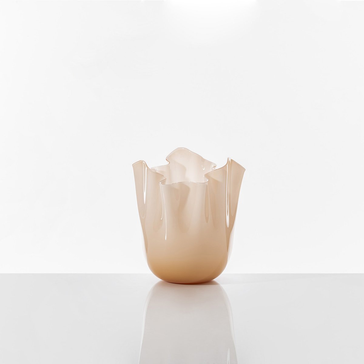 Fazzoletto vase in Pesca colour with opalino finish